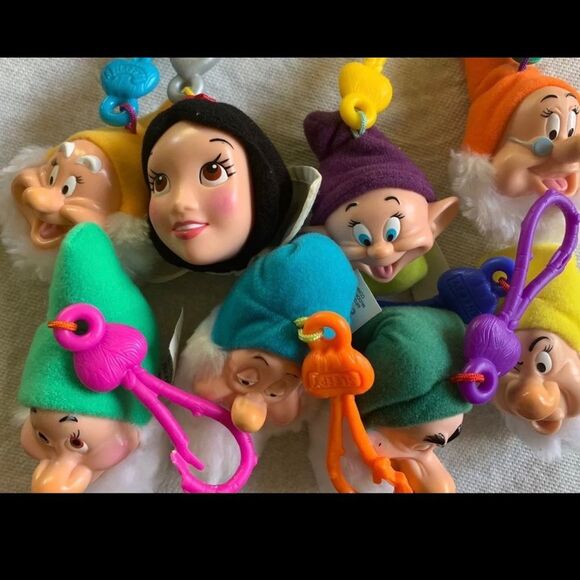 DISNEY Snow White & 7 Dwarfs ~Plush/Rubber Heads with Carabiner Clips. - Picture 1 of 9